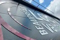 Logo-dibond-decoupe-a-la-forme